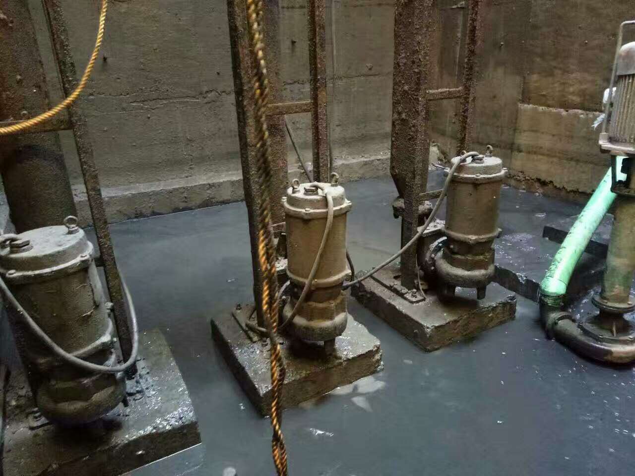 包河污水池清理